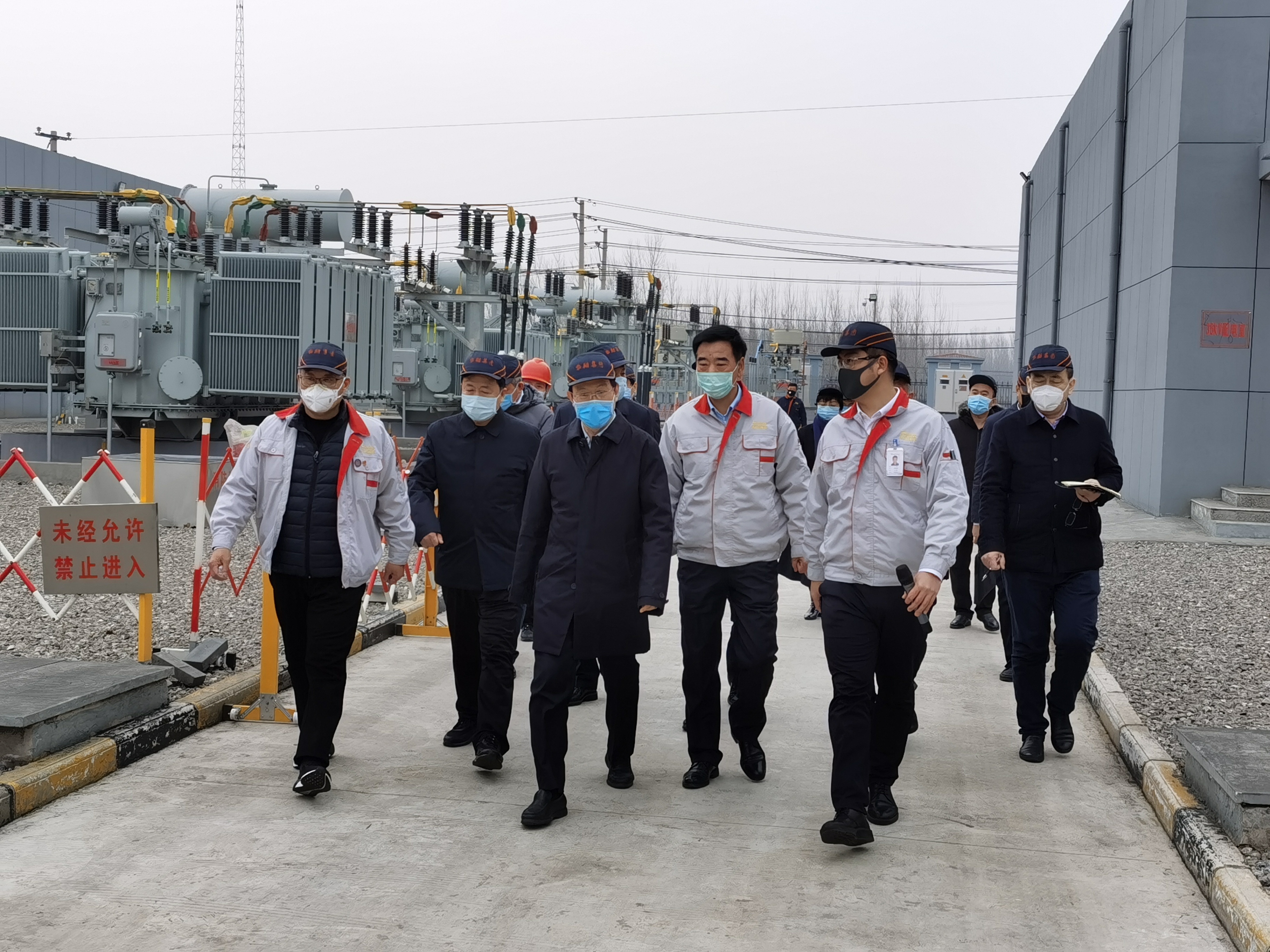 临汾市市委书记董一兵一行莅临918.com集团调研